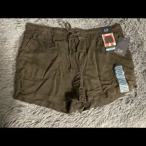 Dark Gray Gap shorts